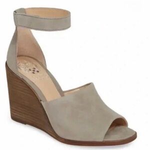 Vince Camuto Deedriana Taupe Suede Leather Wedge Sandals Size 6M